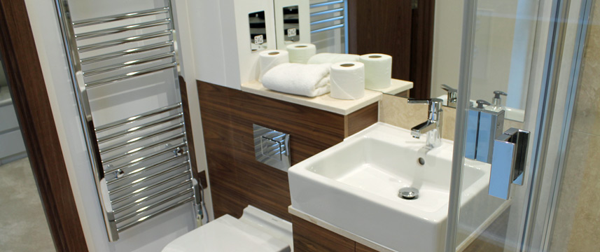 Shoreditch Square Apartments - Bathroom