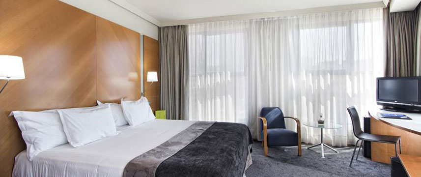 Silken Puerta Castilla - Junior Suite Room