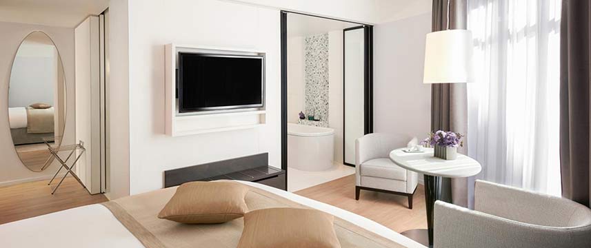 Sofitel Arc de Triomphe Guest Room