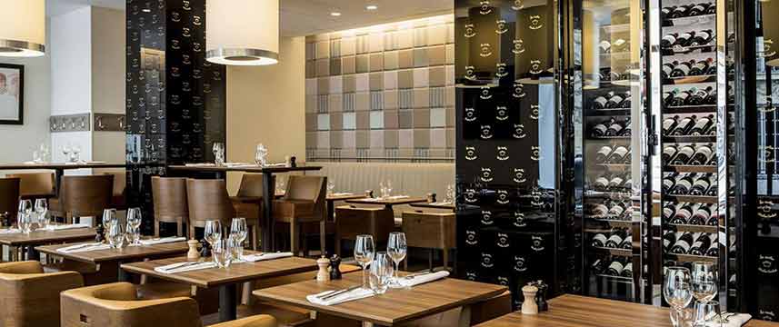 Sofitel Arc de Triomphe Restaurant Tables