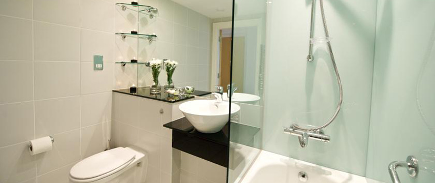 StayManchester Laystall Apartments - Bathroom
