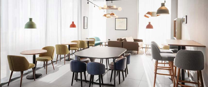 Staybridge Suites Brighton - Dining Space