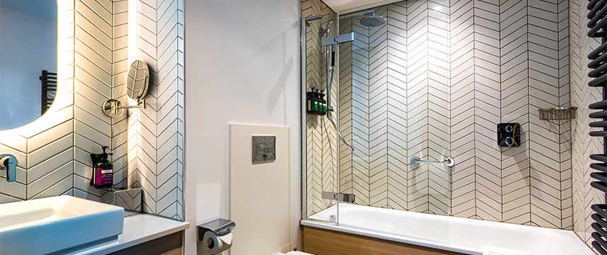 Staybridge Suites Cardiff - Bathroom