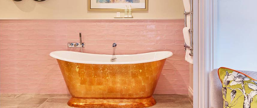 The Bird Hotel Bath Deluxe Bathroom