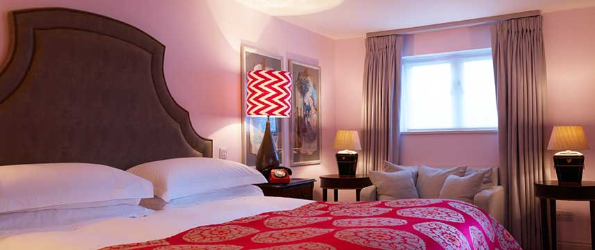 The Bird Hotel Bath Roomy King