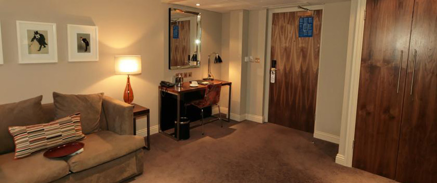 The Churchill Hotel - Bedroom Seating