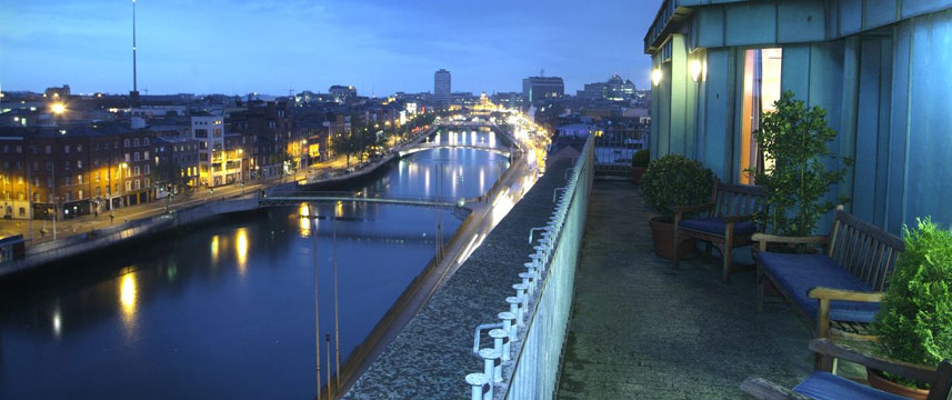 The Clarence - Penthouse View Night