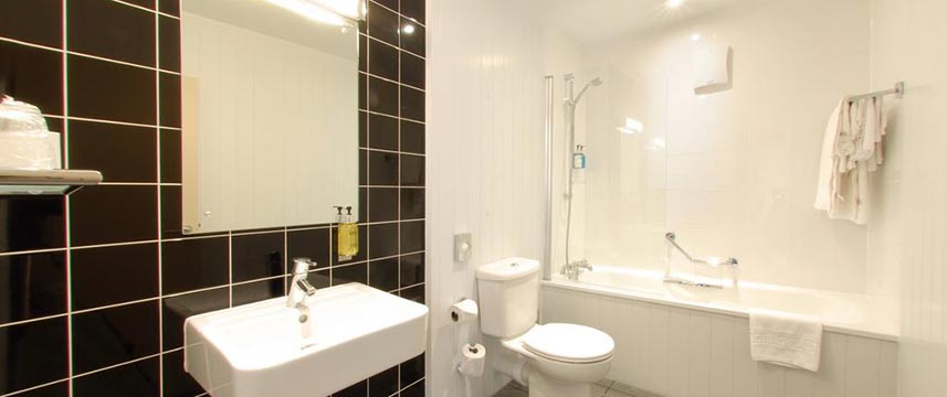The Crown Hotel - Bathroom