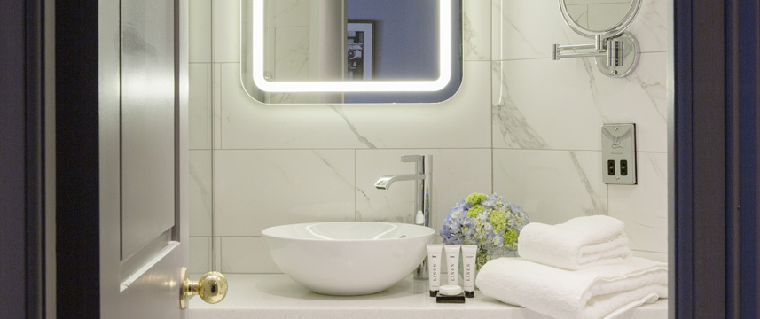 The Davenport - Bathroom