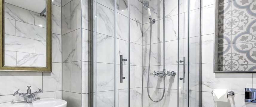 The George Hotel - Bathroom