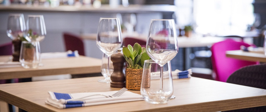 The Grosvenor - Grosvenor Arms Table