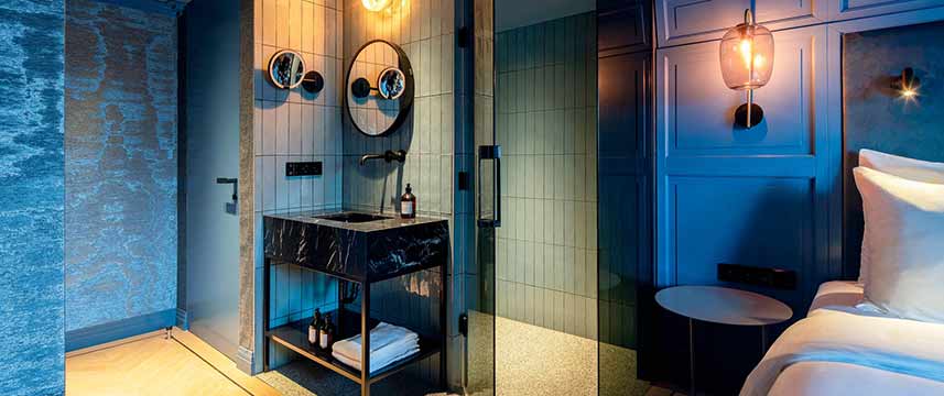 The Highlander Hotel - Rainfall Shower