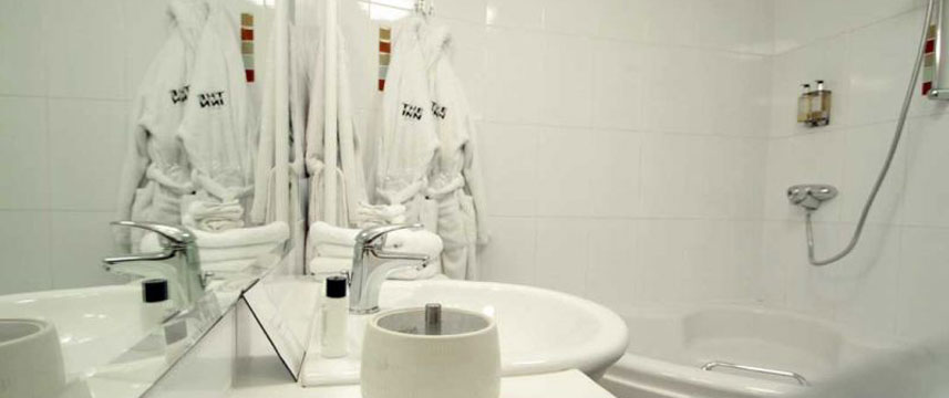 The Inn Boutique Jersey Junior Suite Bathroom