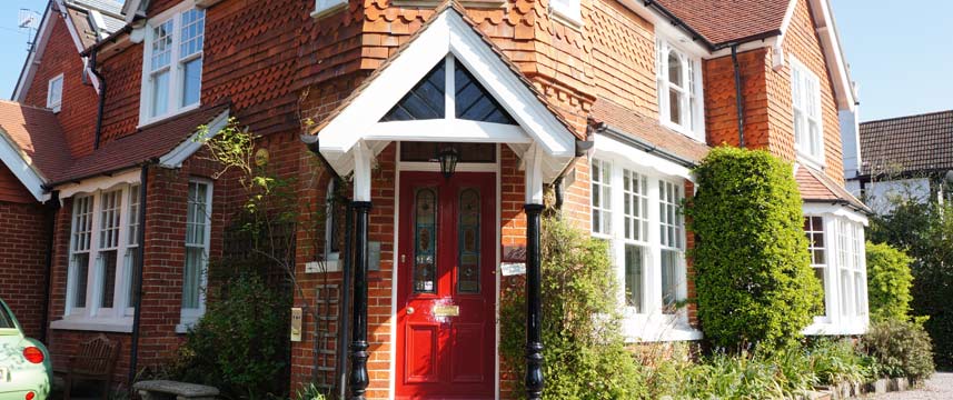 The Lawn Gatwick Guest House - Entrance