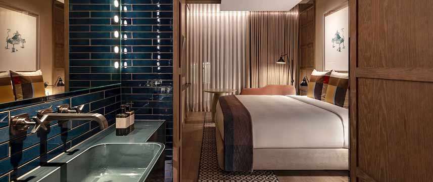 The Londoner - Deluxe Room