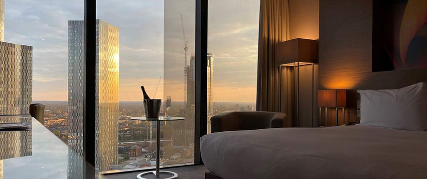 The Manchester Deansgate Hotel - Club Room Skyline View