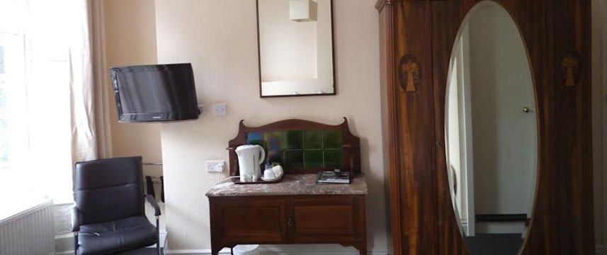 The Parade Park and Lambrettas Bar - Room