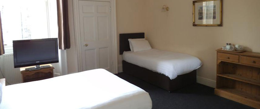 The Parade Park and Lambrettas Bar - Triple Bedroom
