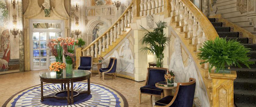 The Pierre, A Taj Hotel - Stairway