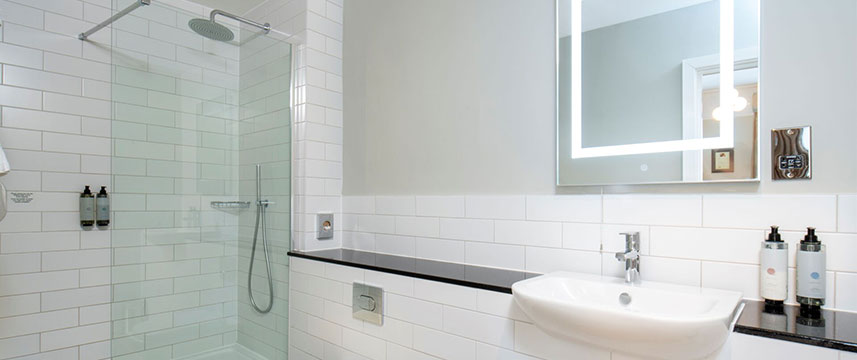 The Queen at Chester Hotel Bathroom