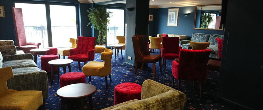 The Queens Hotel - Lounge Bar