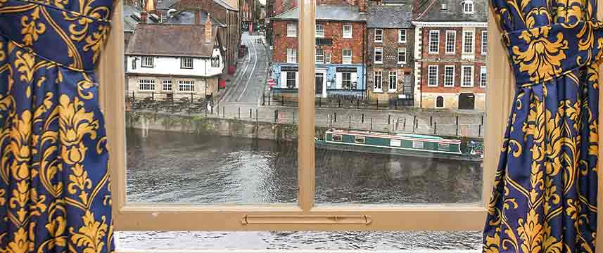 The Queens Hotel - River View Room