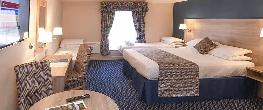 The Queens Hotel - Superior Family Room