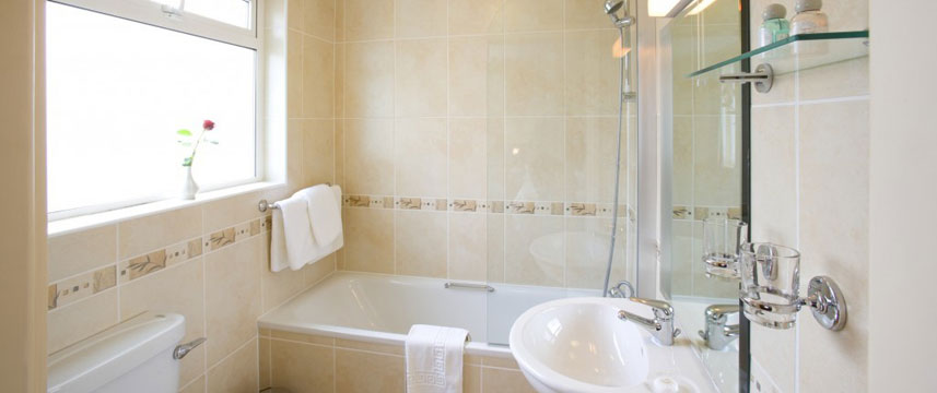 The Savoy St Helier - Bathroom