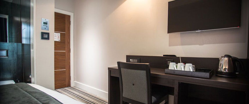 The W14 Kensington - Desk