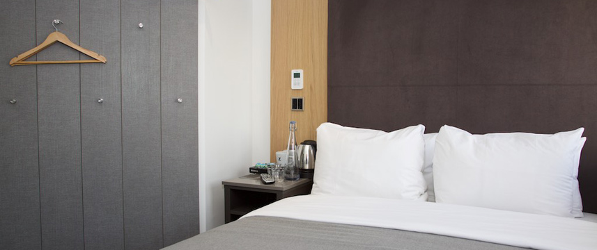 The Z Hotel City - Coathooks