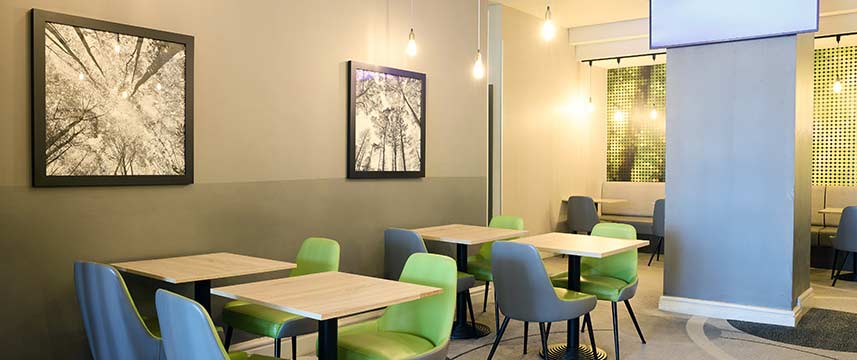 Thistle Express Luton Breakfast Tables