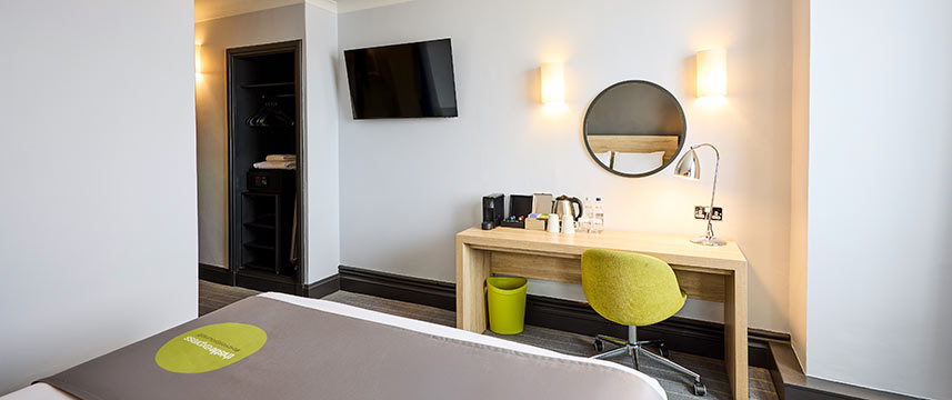 Thistle Express Luton Express King Room