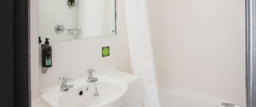 Thistle Express Swindon - Bathroom