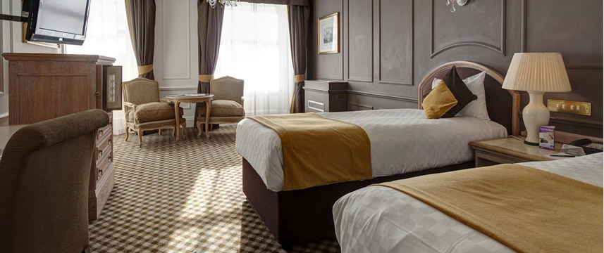 Thistle Hyde Park Deluxe Twin Beds