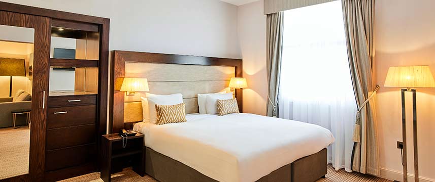 Thistle London Holborn - Junior Suite Bed