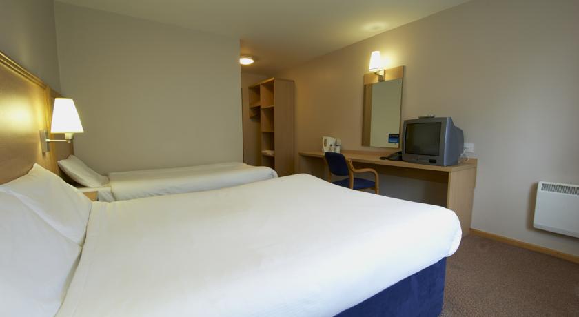 Travelodge Dublin Airport Swords - Triple Room