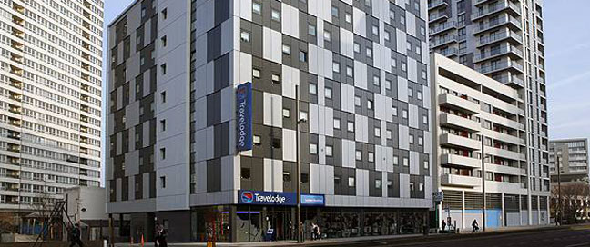 Travelodge Stratford - Outside