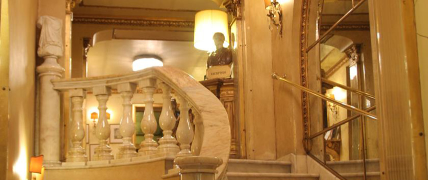 Turner Hotel - Stairway