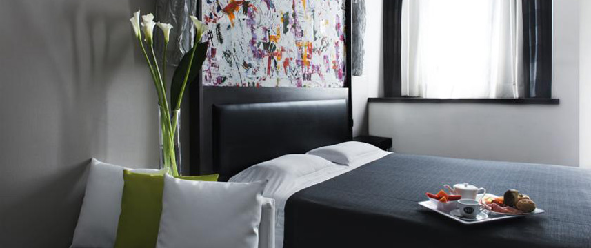 Twentyone Hotel - Double Bedroom