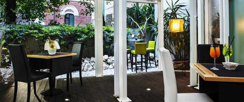 Twentyone Hotel - Terrace