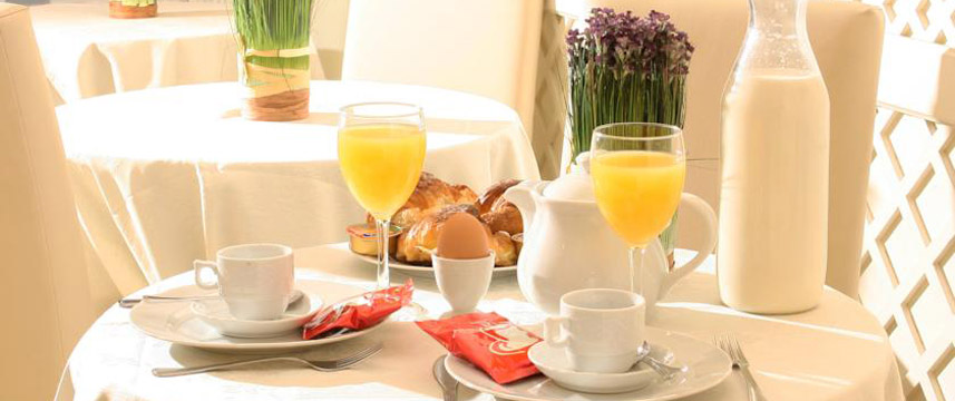 Valle Hotel - Breakfast Table