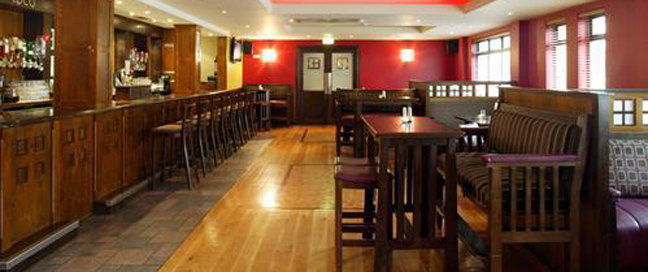 Valley Hotel Loco Bar