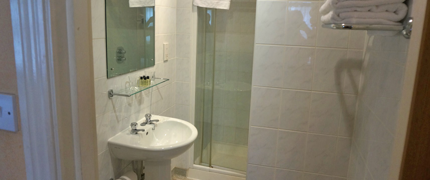 Victor Hotel - Bathroom