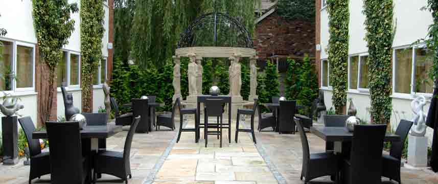 Warrington Fir Grove Hotel Exterior Seating