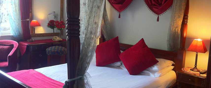 Wentworth House Hotel - Four Poster Room