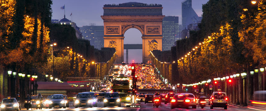 arc de triomphe rush hour