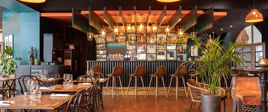 ibis Paris Tour Eiffel Cambronne Bar Area