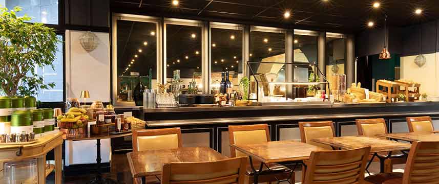 ibis Paris Tour Eiffel Cambronne Breakfast Tables