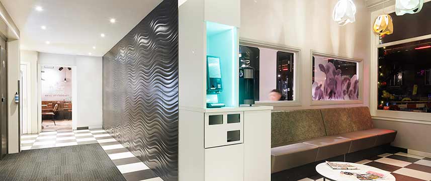 ibis Styles Amsterdam Central Station - Lobby