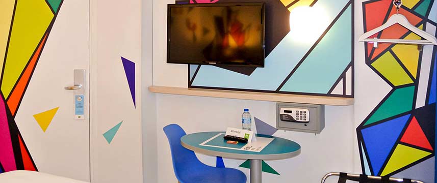 ibis Styles Paris Maine Guest Room